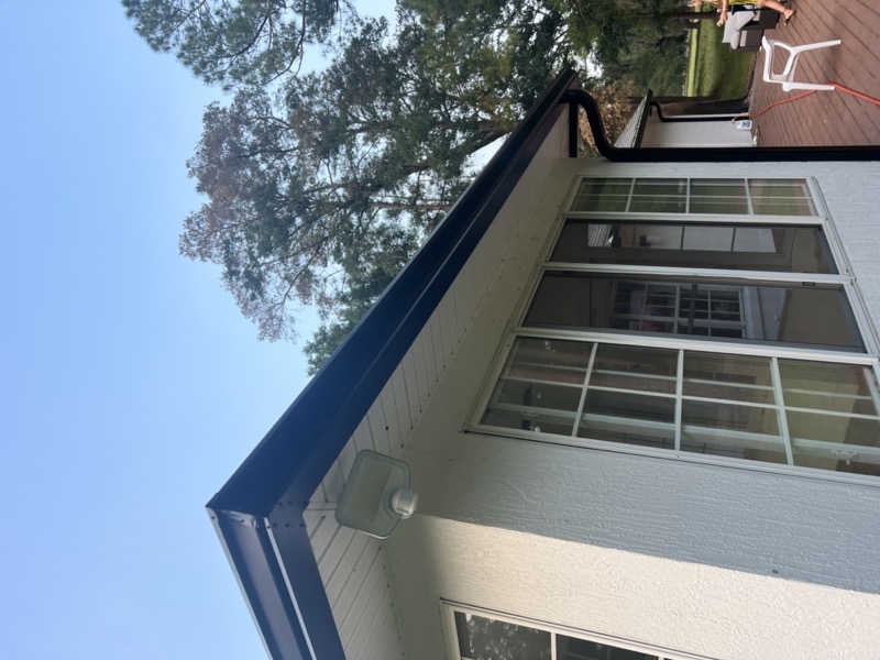 Seamless aluminum gutter install Lakeland